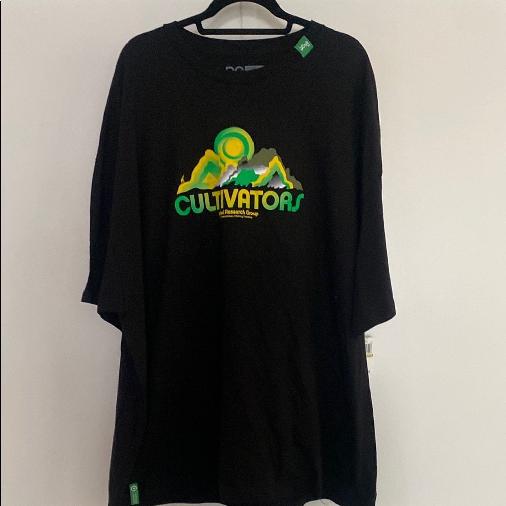 Lrg Black Short Sleeve Tee with Parrot Logo